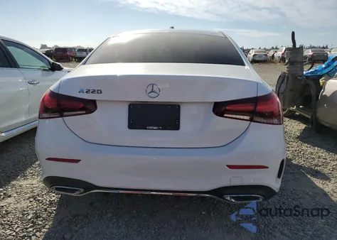 2019 Mercedes-Benz A 220 z USA, uszkodzony, nr VIN WDD3G4EB5KW029378